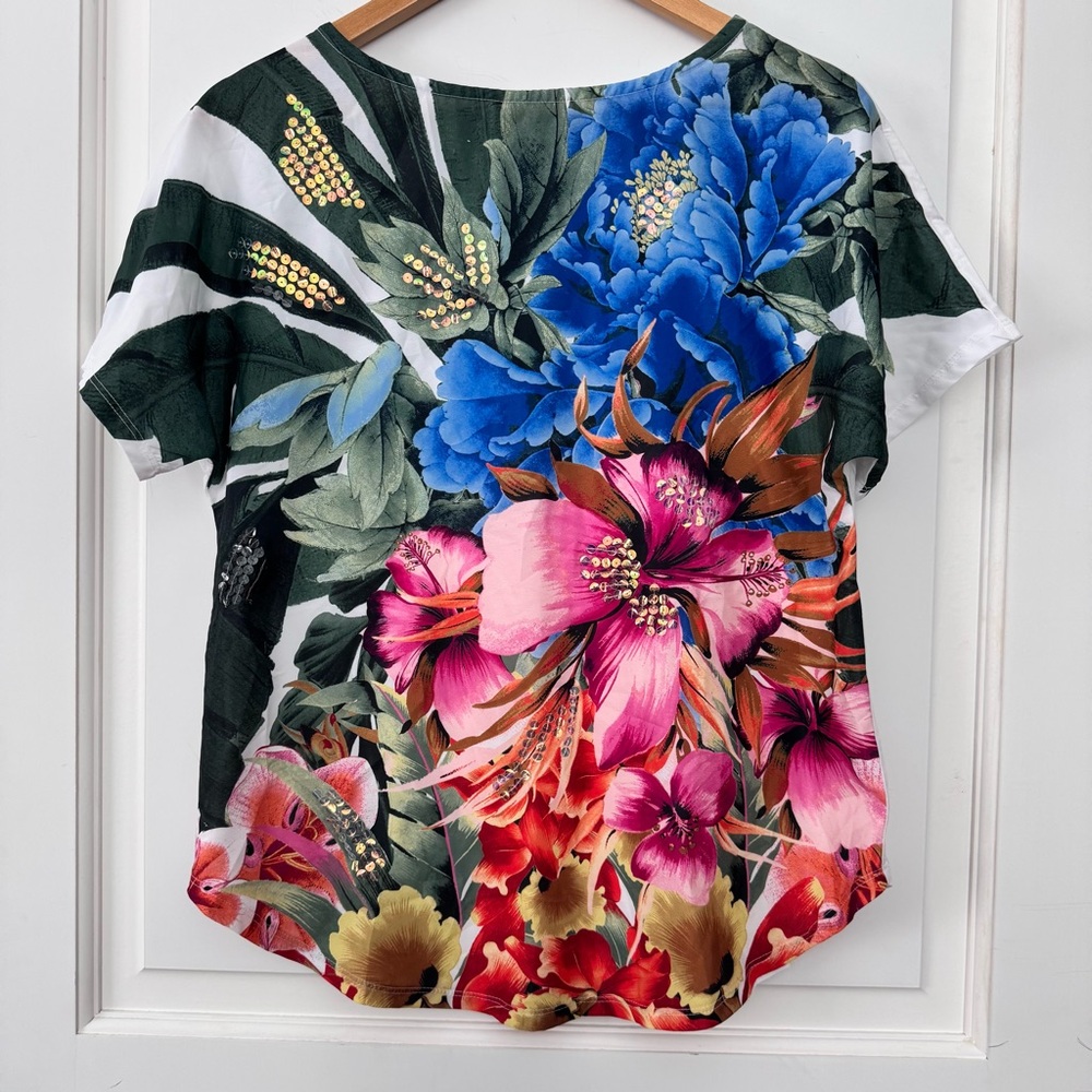 Chico’s size 0 floral Printed jersey & satin dolman tee bold floral and sequins